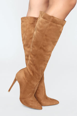 Giselle, Suede mid-calf pointed boots