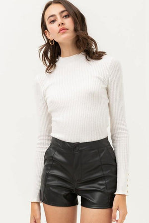 Carina, Black leather shorts - Dimesi Boutique