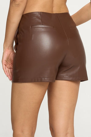 Chantal, Faux leather shorts