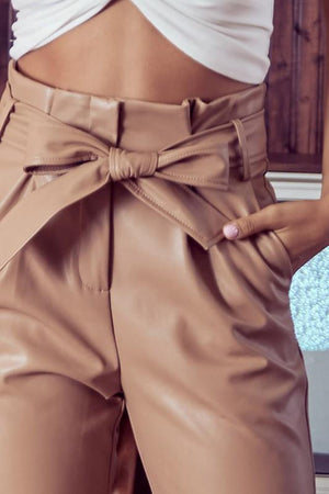 Frida, Faux leather belted pants